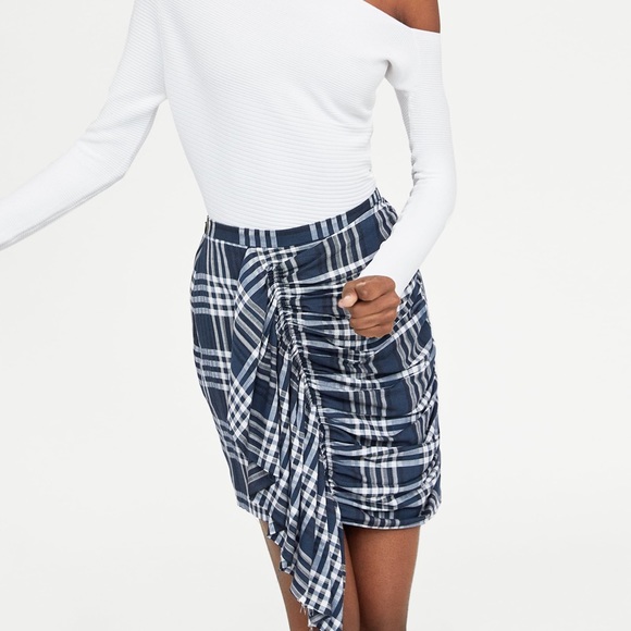 SALE!NAVY PLAID SARONG-STYLE SKIRT WITH RUFFLE😍 - Picture 2 of 8